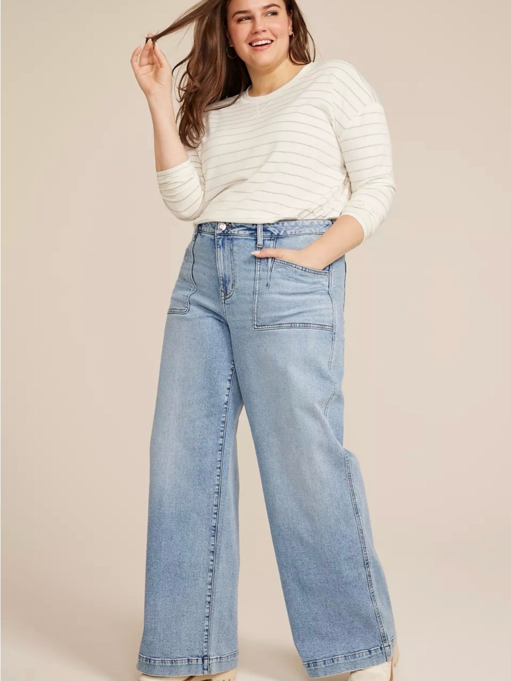 Maurices Womens 20W High Rise Wide Leg Jeans Light Wash Patch Pocket Stretch 31